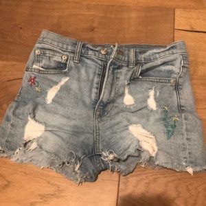 High rise embroidered gap ripped jean shorts